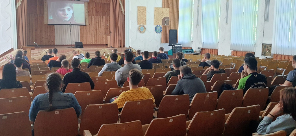 «Вони просто не вміють любити». І через це страждають діти…